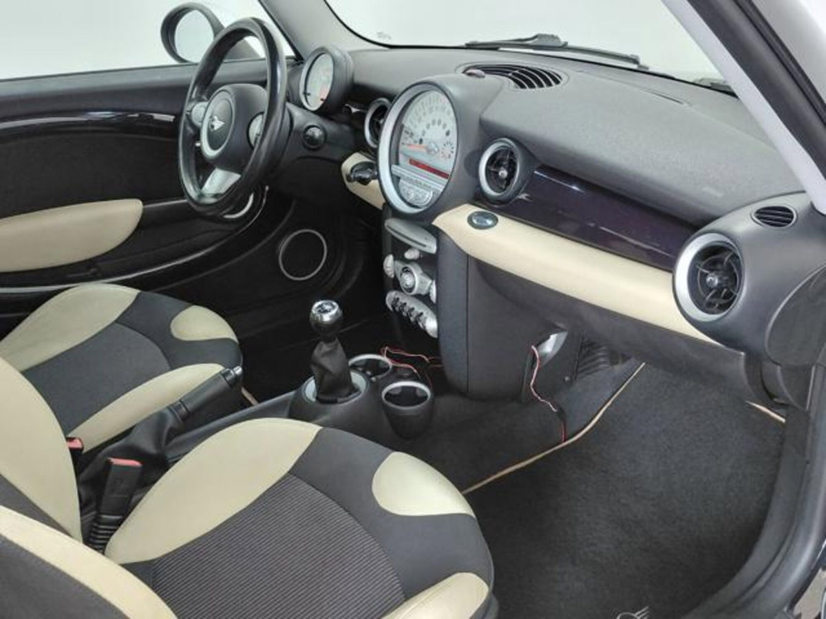 MINI Mini 1.4 16V Abbey Road (11)