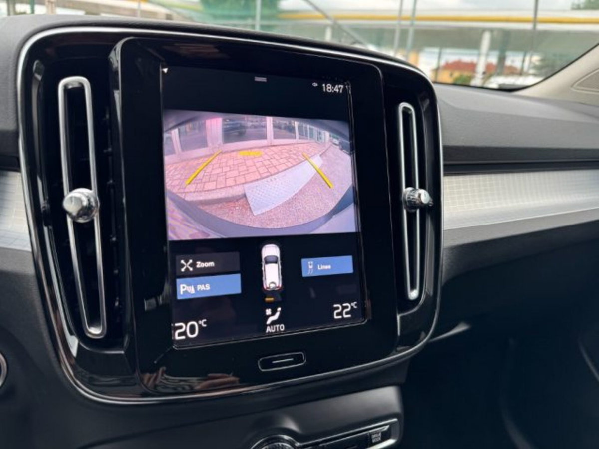 Volvo XC40 T4 Recharge Plug-in Hybrid R-design (13)