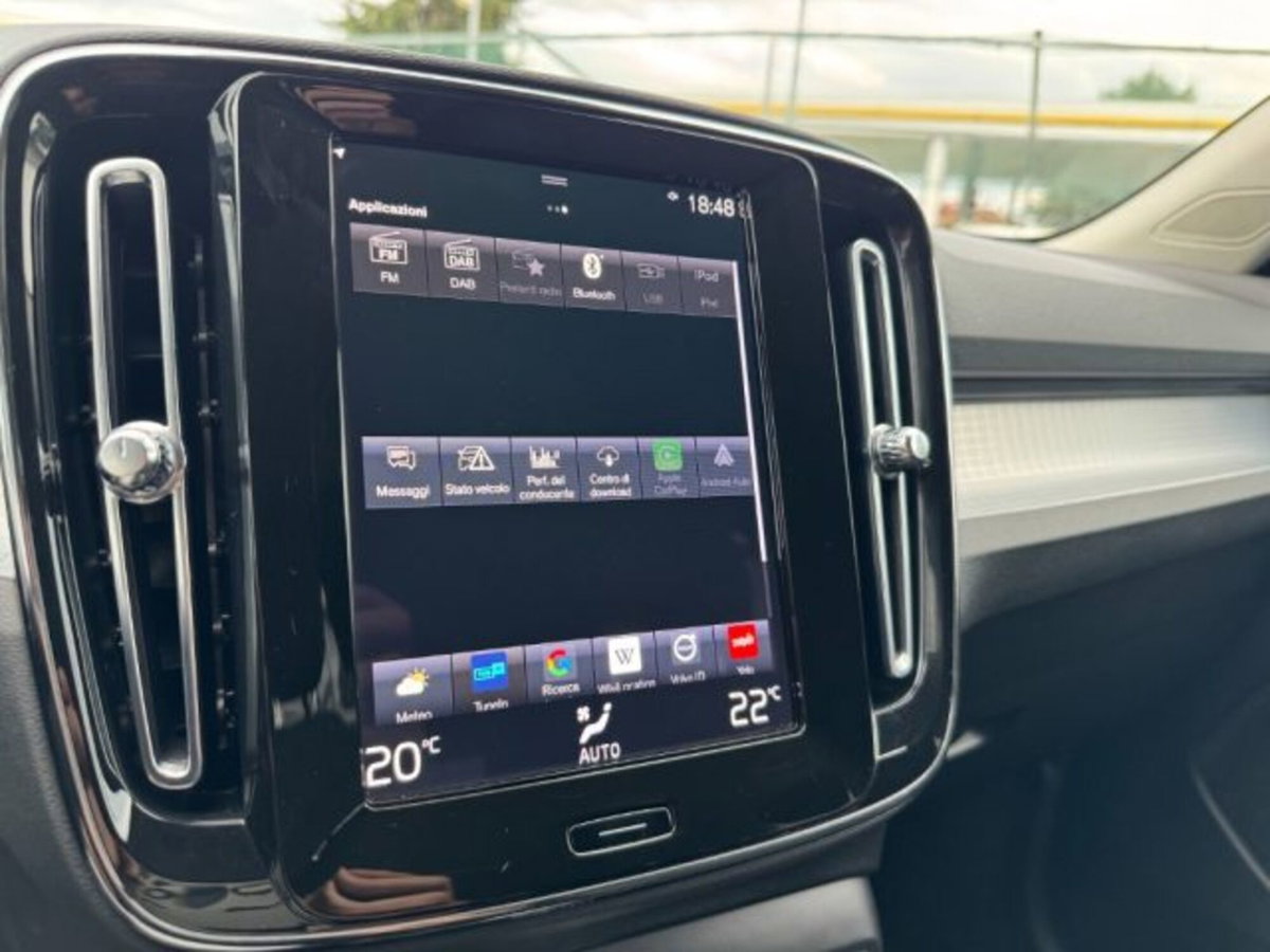 Volvo XC40 T4 Recharge Plug-in Hybrid R-design (14)