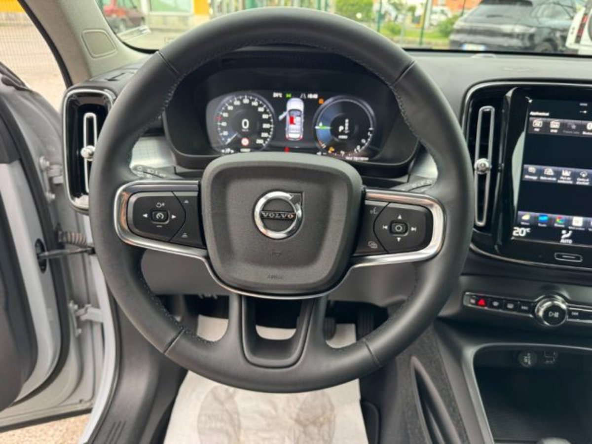 Volvo XC40 T4 Recharge Plug-in Hybrid R-design (15)