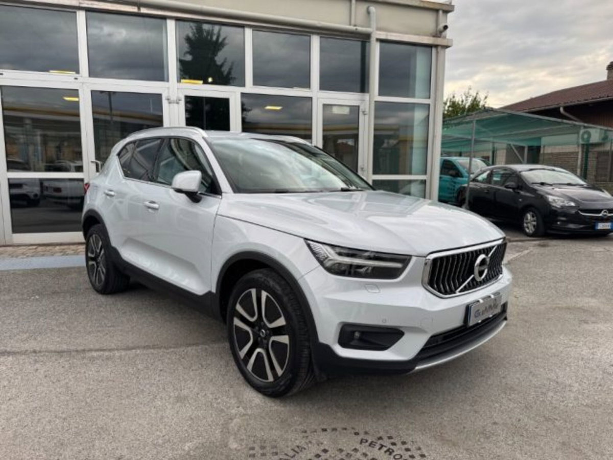 Volvo XC40 T4 Recharge Plug-in Hybrid R-design (3)