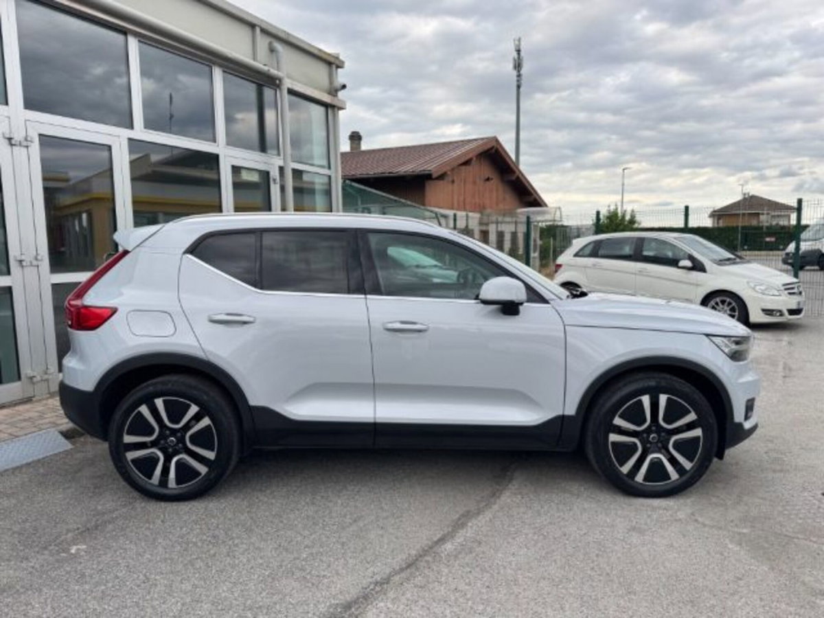 Volvo XC40 T4 Recharge Plug-in Hybrid R-design (4)