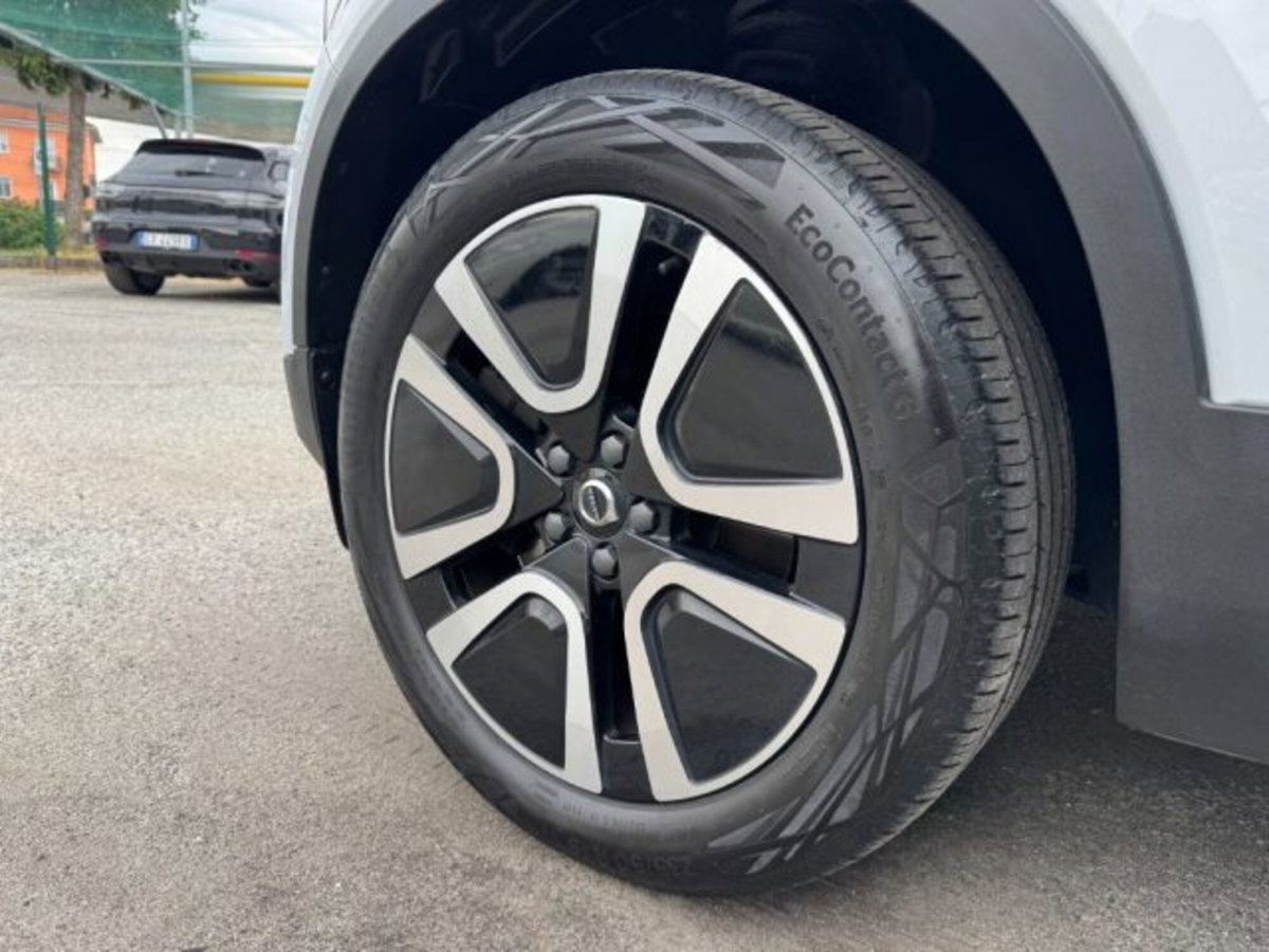 Volvo XC40 T4 Recharge Plug-in Hybrid R-design (8)