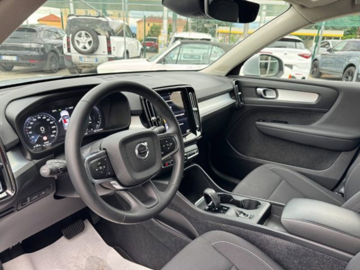 Volvo XC40 T4 Recharge Plug-in Hybrid R-design (9)