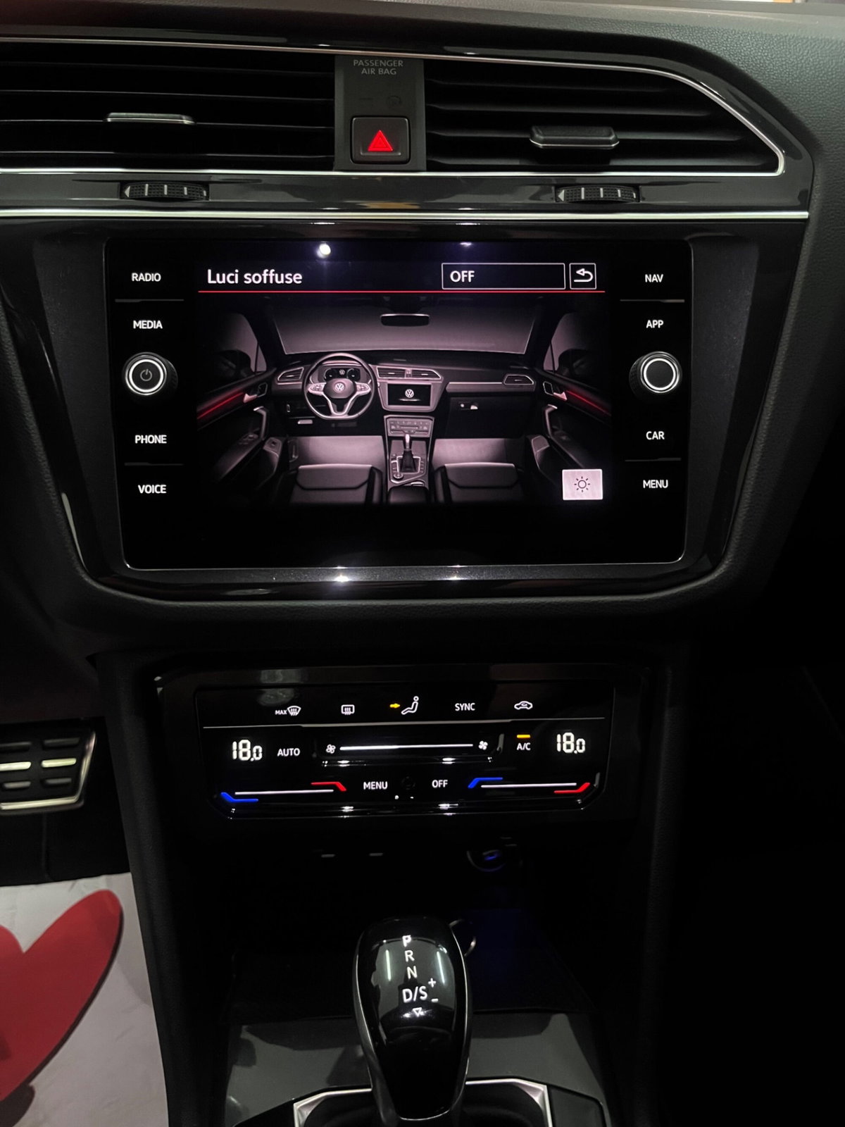 Volkswagen Tiguan 2.0 TDI 150 CV SCR DSG 4MOTION R-Line (10)