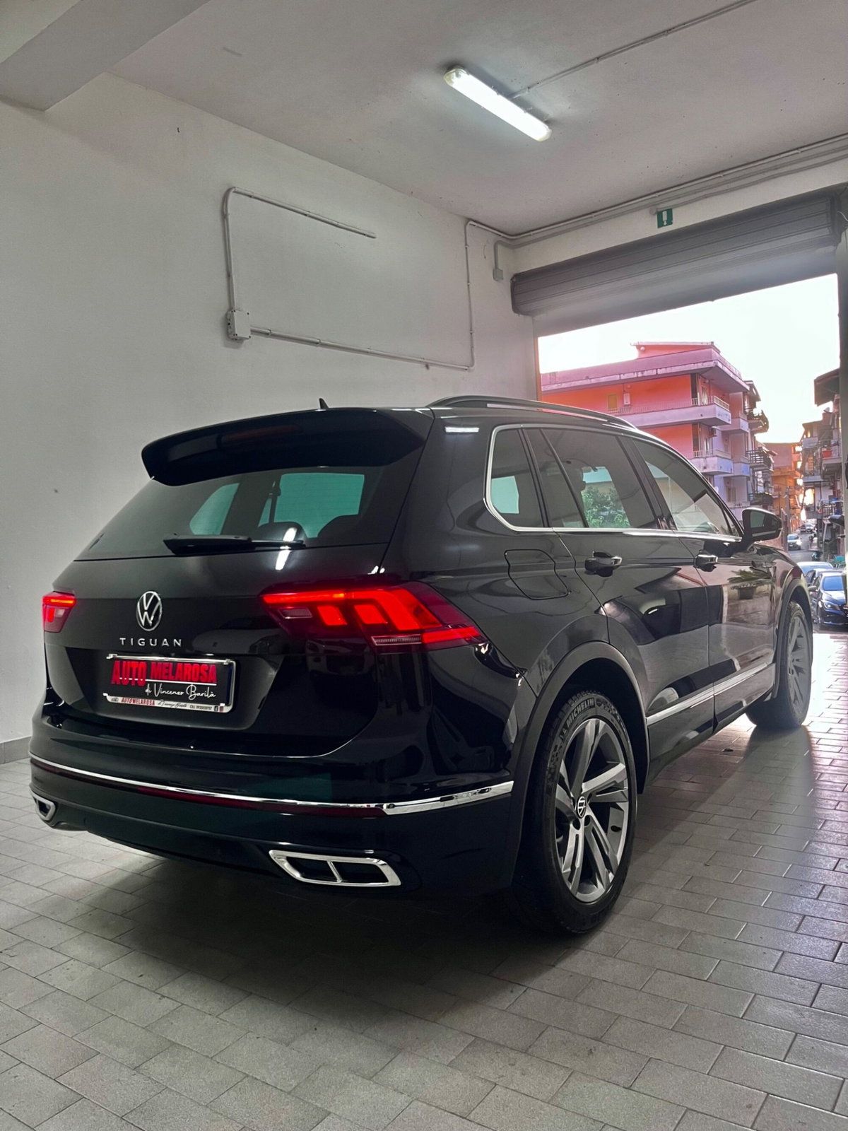 Volkswagen Tiguan 2.0 TDI 150 CV SCR DSG 4MOTION R-Line (4)