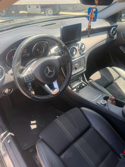 Mercedes-Benz GLA SUV 200 d Automatic Premium (10)
