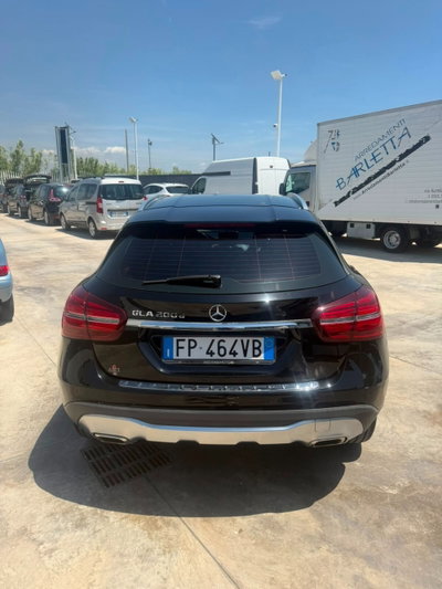 Mercedes-Benz GLA SUV 200 d Automatic Premium (6)