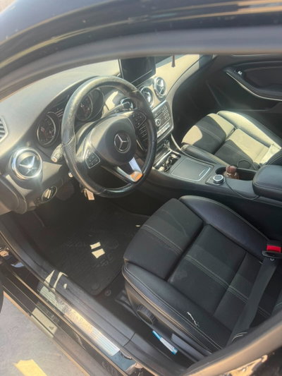 Mercedes-Benz GLA SUV 200 d Automatic Premium (9)