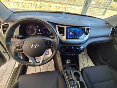 Hyundai Tucson 1.7 CRDi DCT XPossible (11)