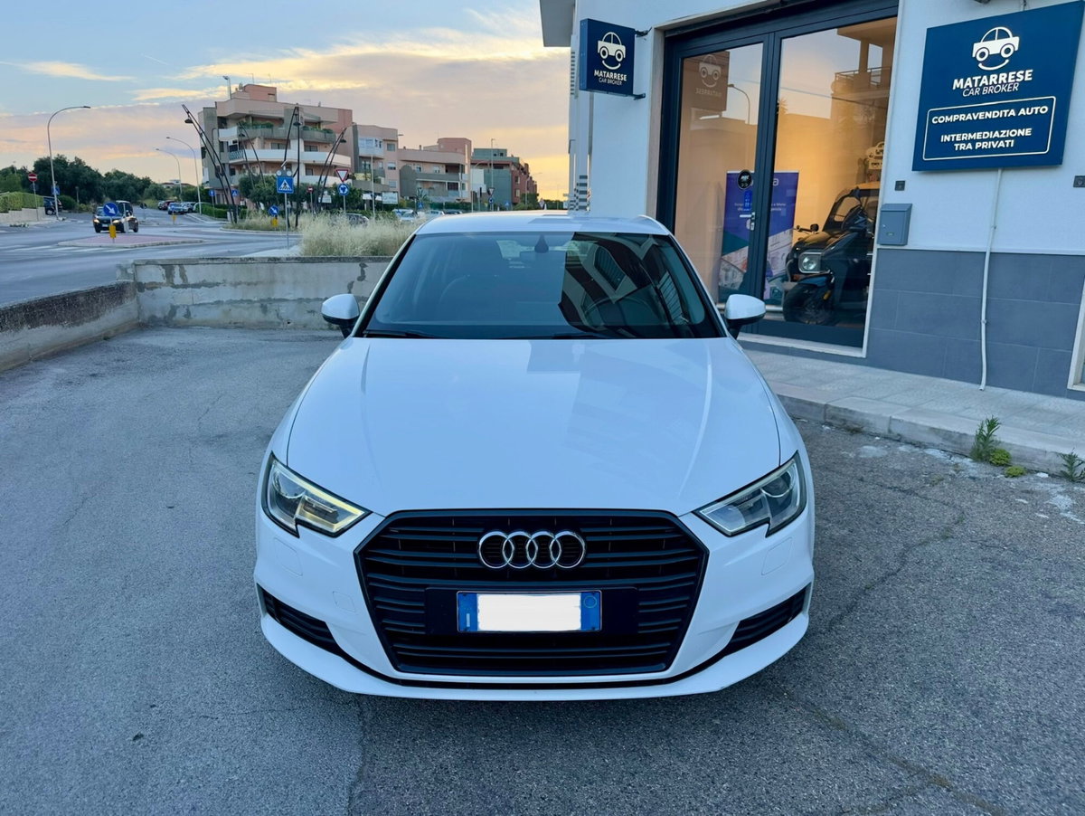 Audi A3 Sportback 1.6 TDI 116 CV Sport (2)
