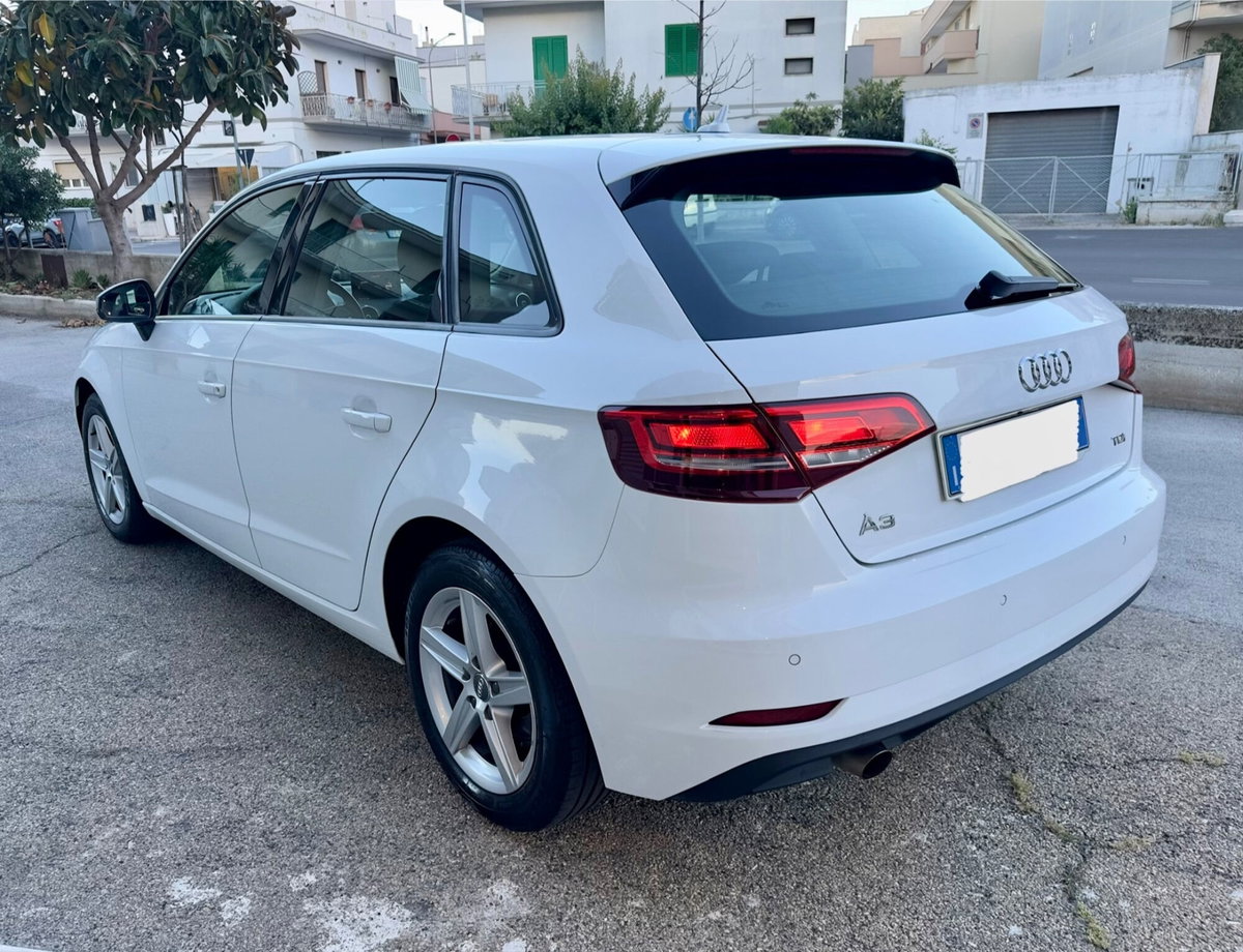 Audi A3 Sportback 1.6 TDI 116 CV Sport (6)