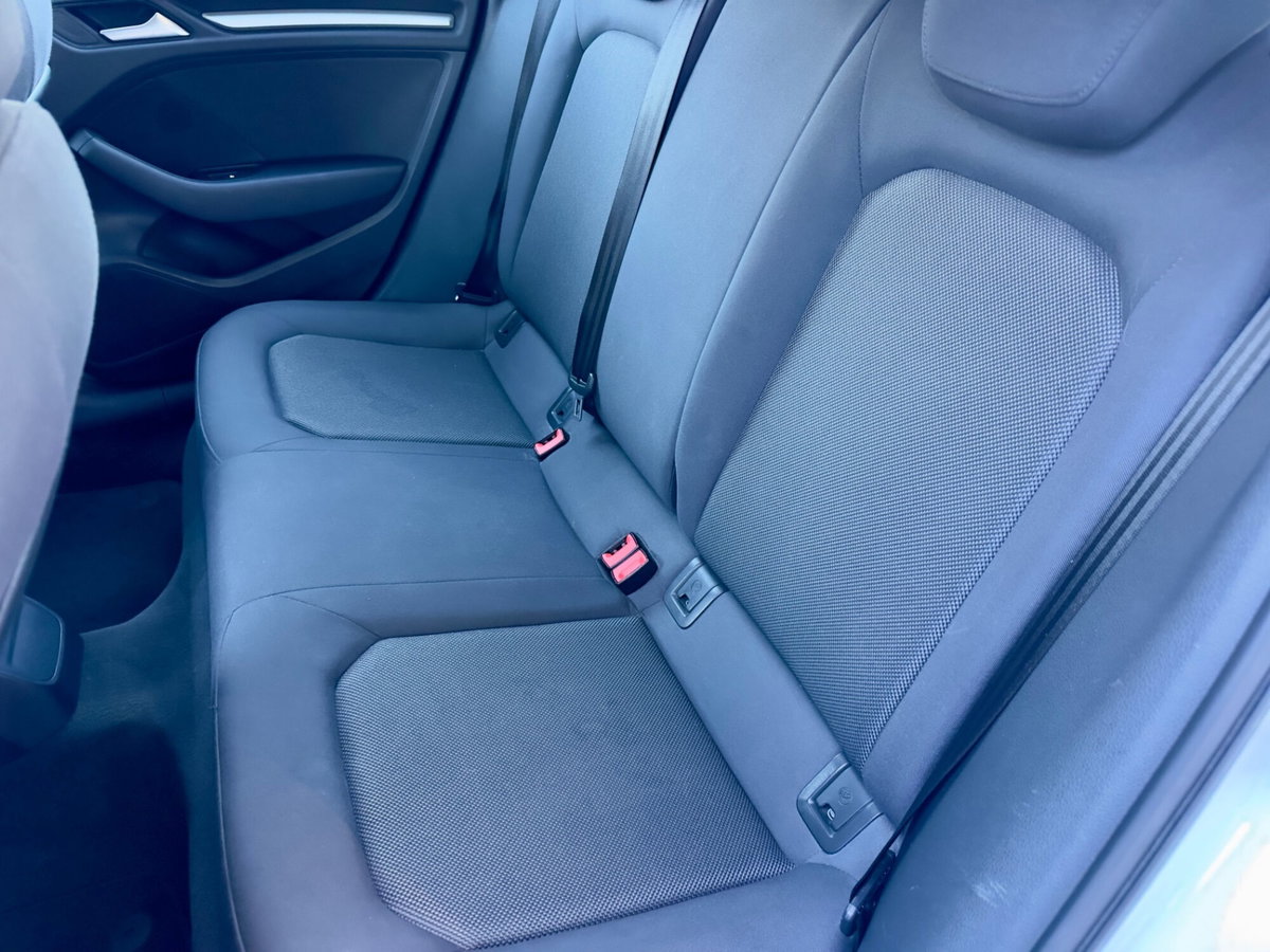 Audi A3 Sportback 1.6 TDI 116 CV Sport (9)