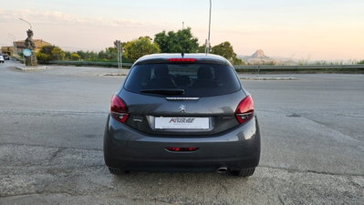 Peugeot 208 120 S&S 5 porte GT Line (4)
