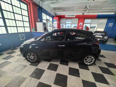 Lancia Ypsilon 0.9 TwinAir 85 CV 5 porte S&S DFN Gold (4)
