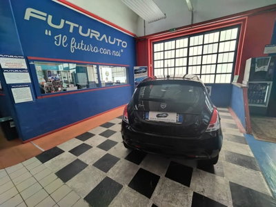 Lancia Ypsilon 0.9 TwinAir 85 CV 5 porte S&S DFN Gold (8)