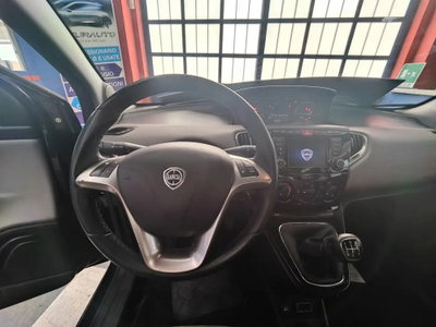 Lancia Ypsilon 0.9 TwinAir 85 CV 5 porte S&S DFN Gold (9)