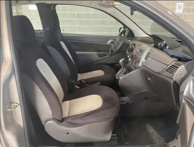 Lancia Ypsilon 1.2 Versus (7)