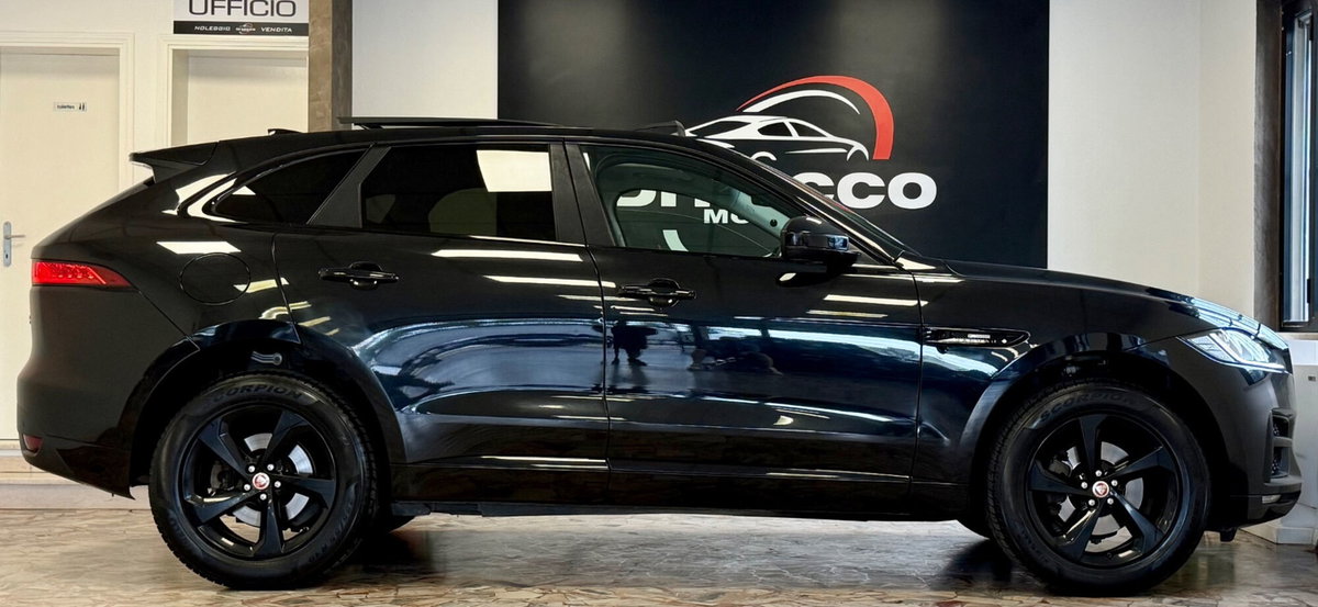 Jaguar F-Pace 2.0 D 180 CV AWD Pure (4)