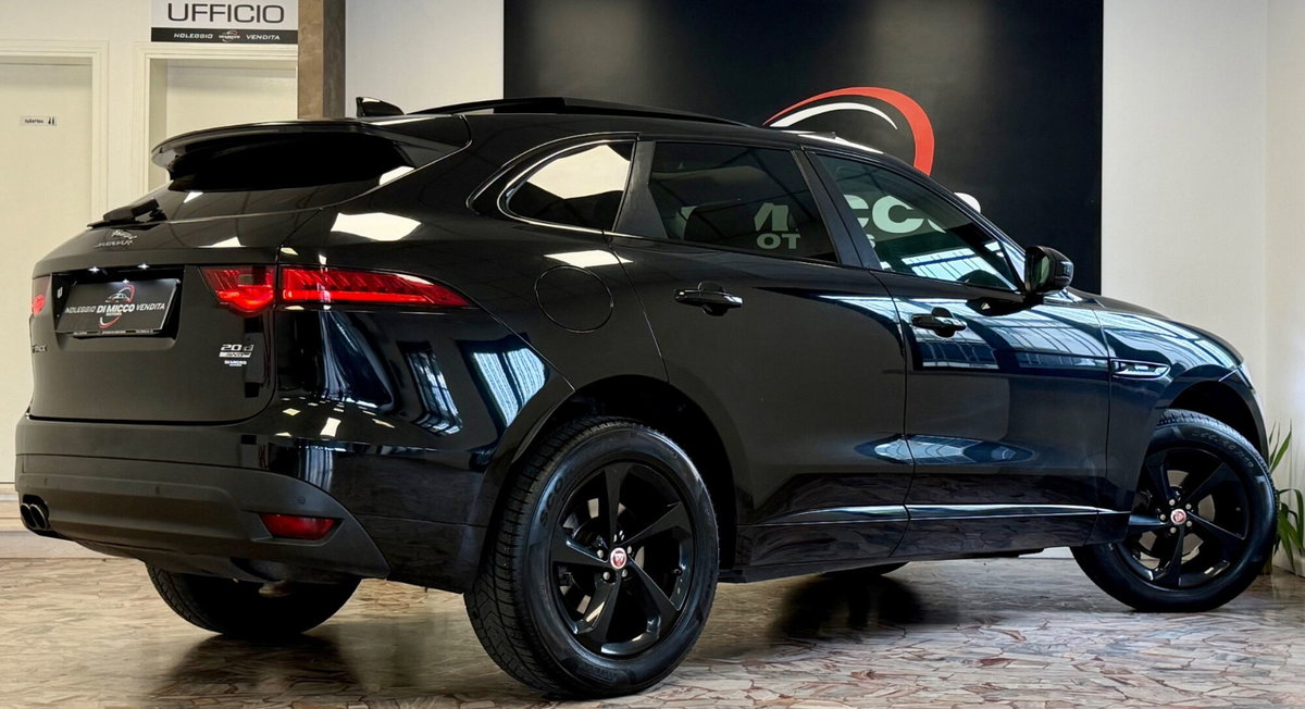Jaguar F-Pace 2.0 D 180 CV AWD Pure (5)