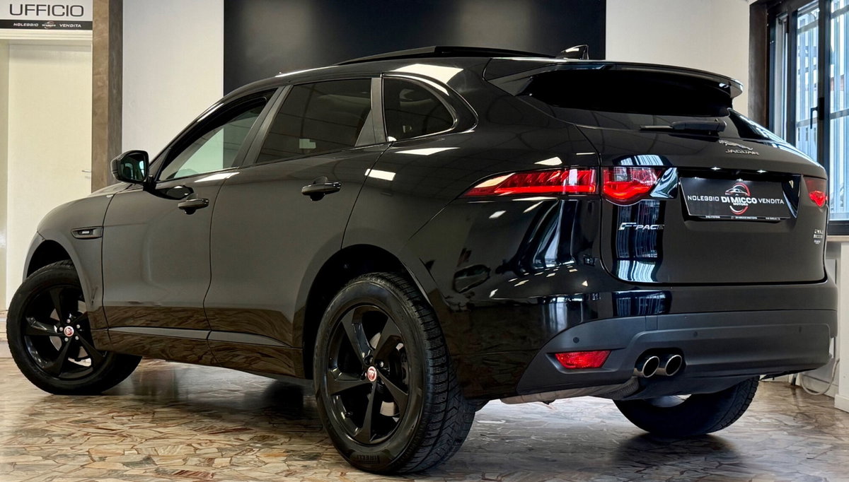Jaguar F-Pace 2.0 D 180 CV AWD Pure (7)