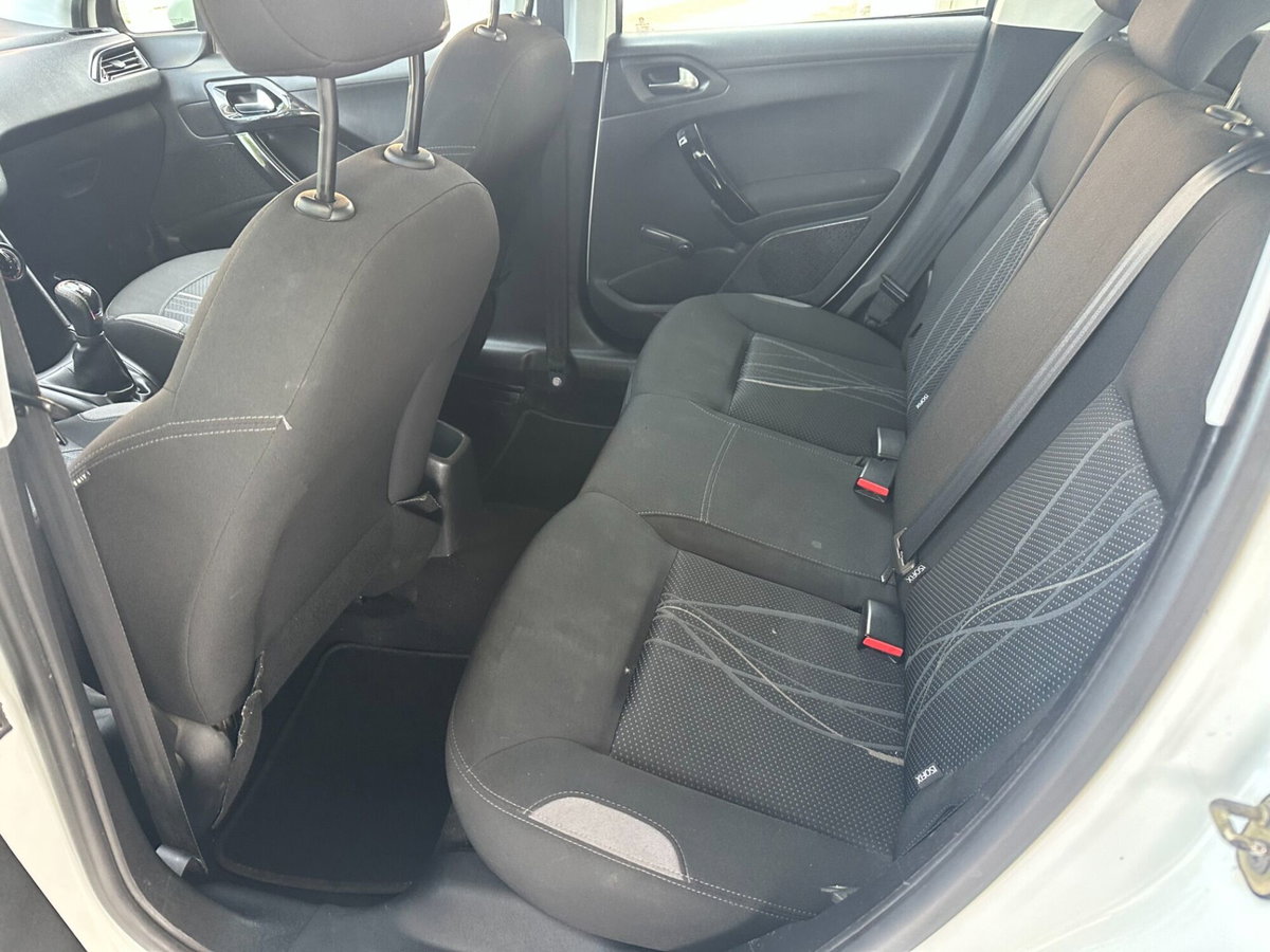 Peugeot 208 VTi 82 CV 5 porte Active (15)