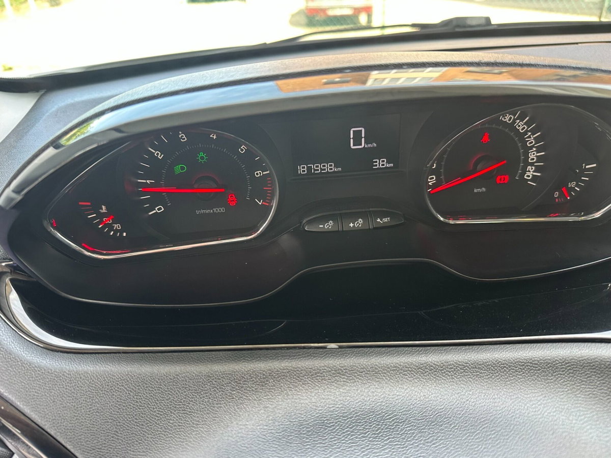 Peugeot 208 VTi 82 CV 5 porte Active (19)