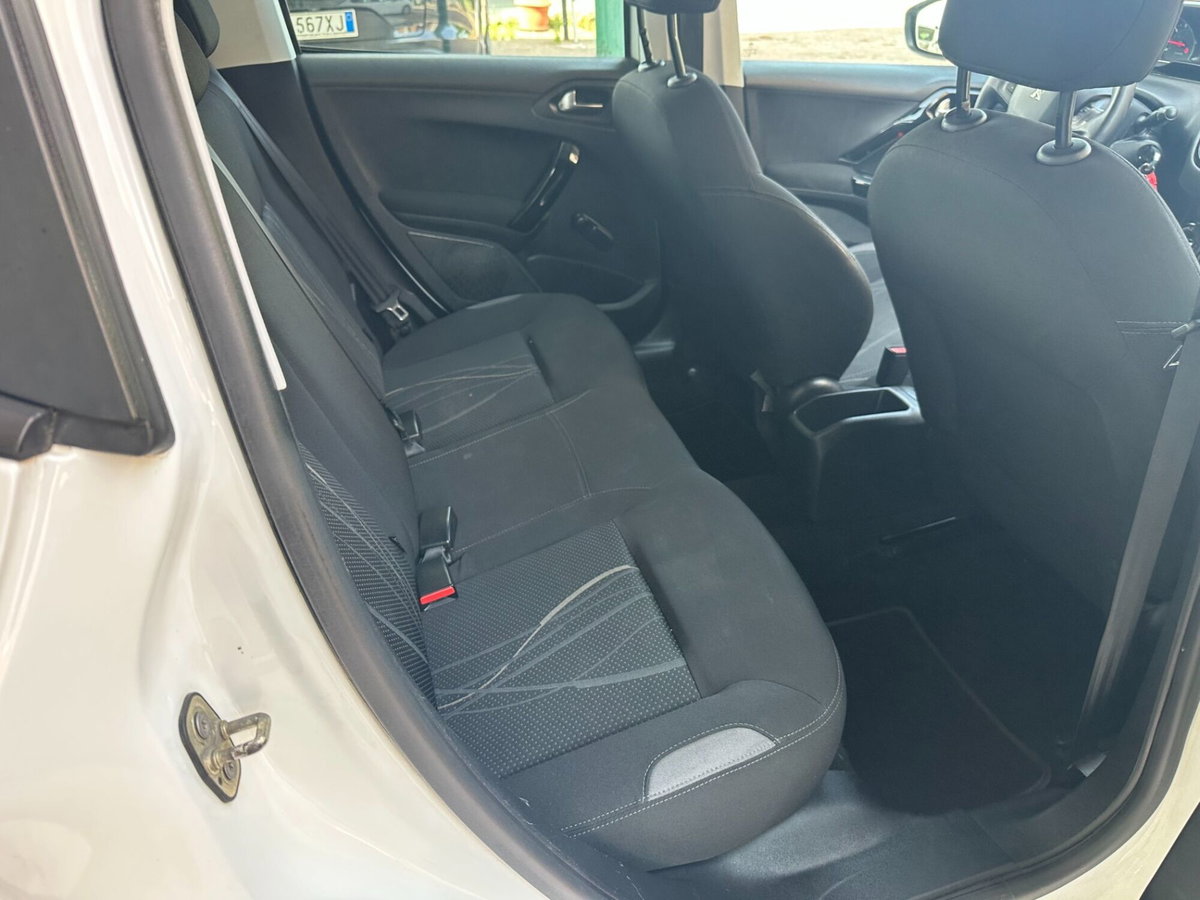 Peugeot 208 VTi 82 CV 5 porte Active (9)
