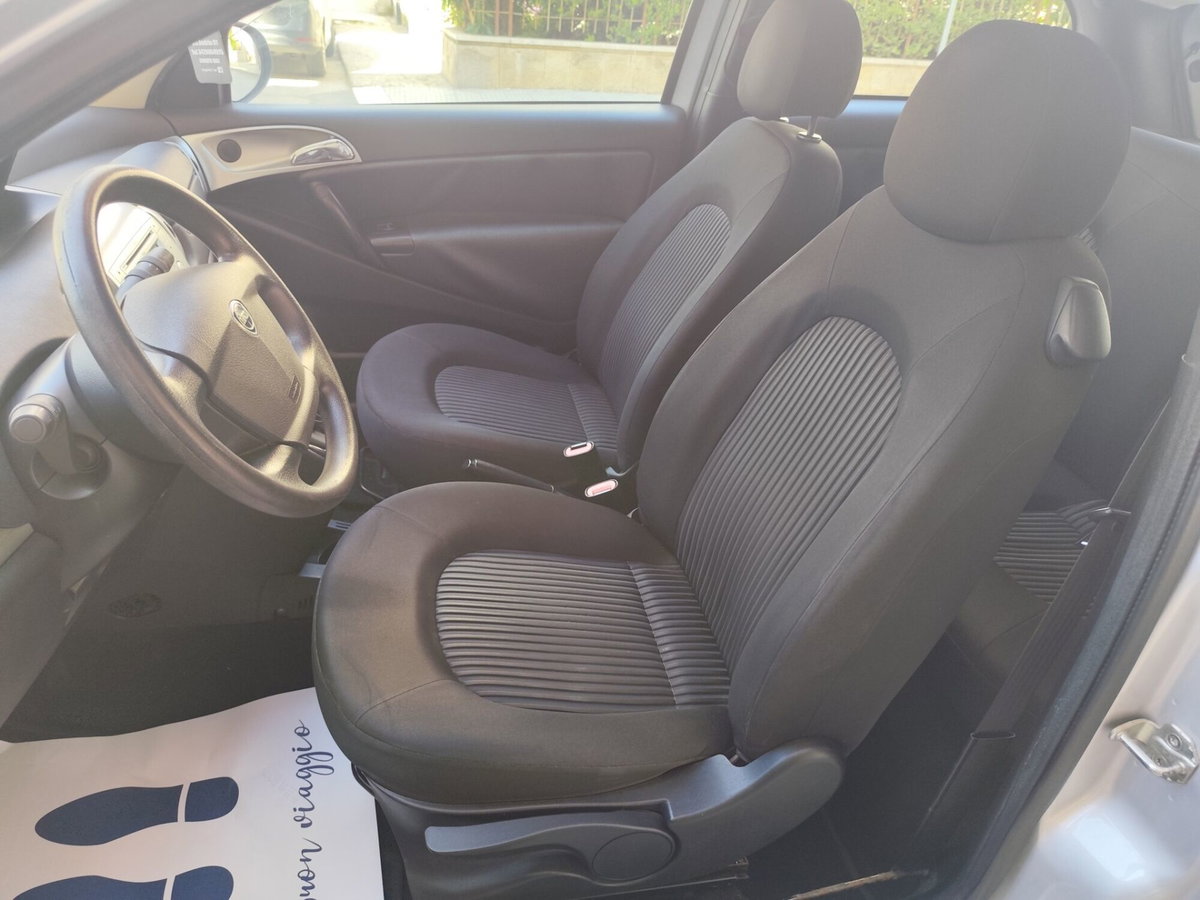 Lancia Ypsilon 1.2 (11)