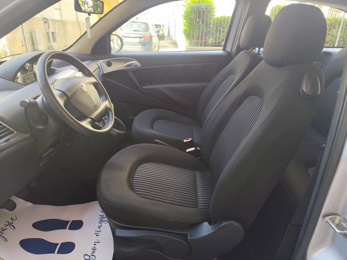 Lancia Ypsilon 1.2 (15)