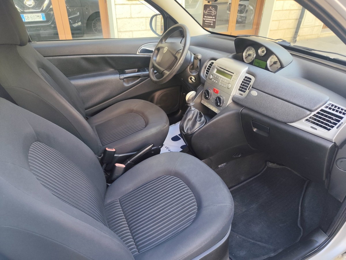 Lancia Ypsilon 1.2 (19)