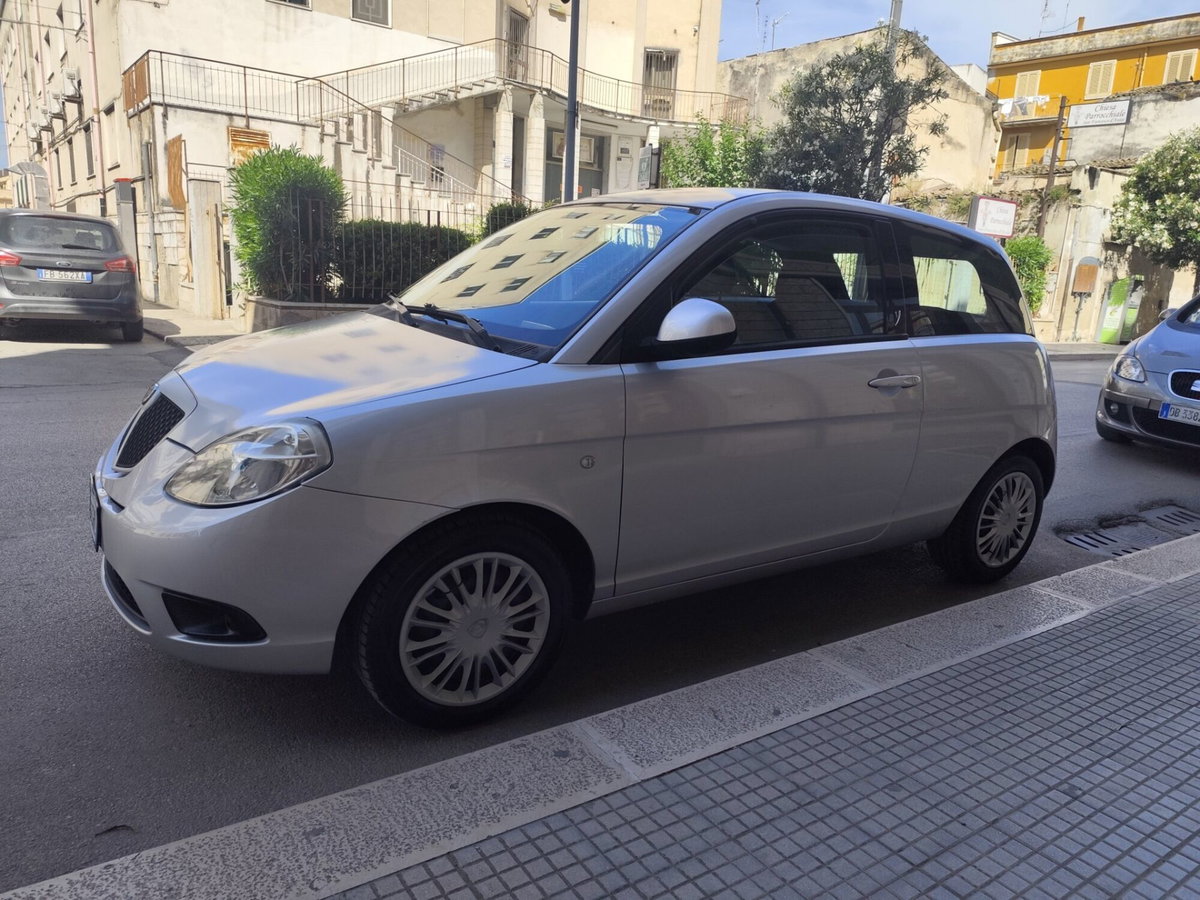 Lancia Ypsilon 1.2 (4)