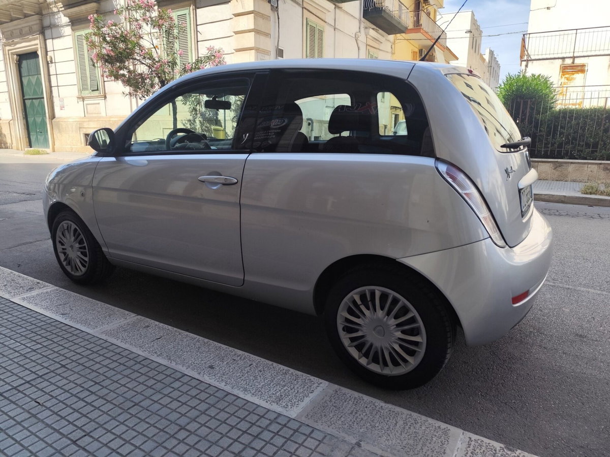 Lancia Ypsilon 1.2 (5)