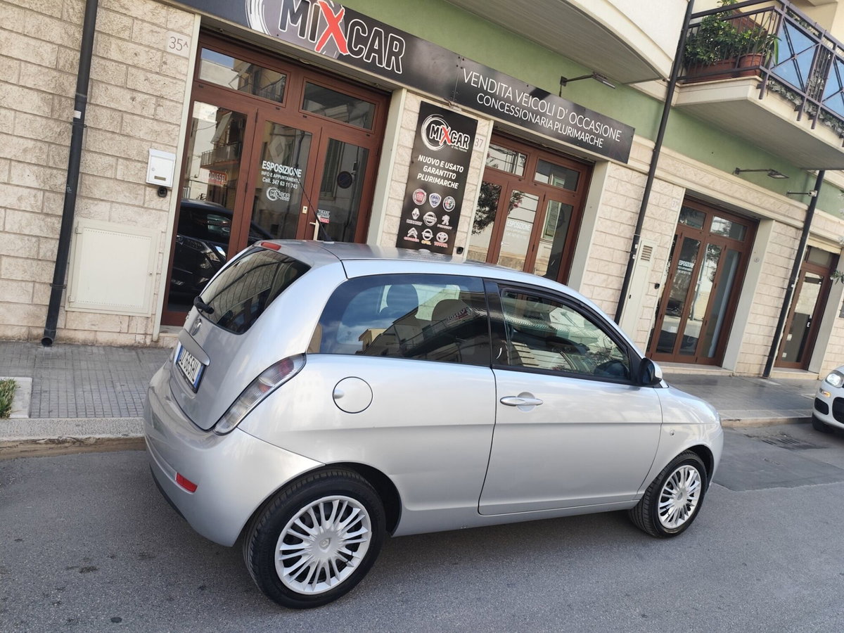Lancia Ypsilon 1.2 (8)