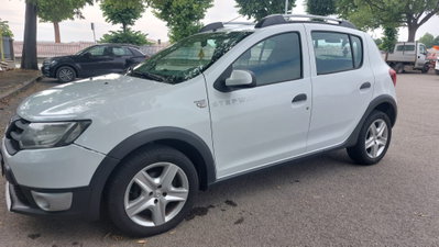 Dacia Sandero Stepway 1.5 dCi 8V 90CV (2)