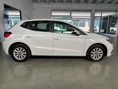 SEAT Ibiza 1.6 TDI 95 CV 5 porte Business (6)