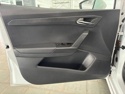 SEAT Ibiza 1.6 TDI 95 CV 5 porte Business (9)
