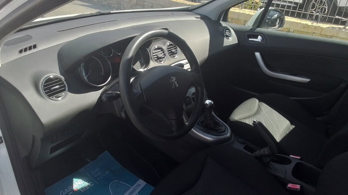 Peugeot 308 SW 1.6 8V e-HDi 115CV Stop&Start ETG6 Active (5)