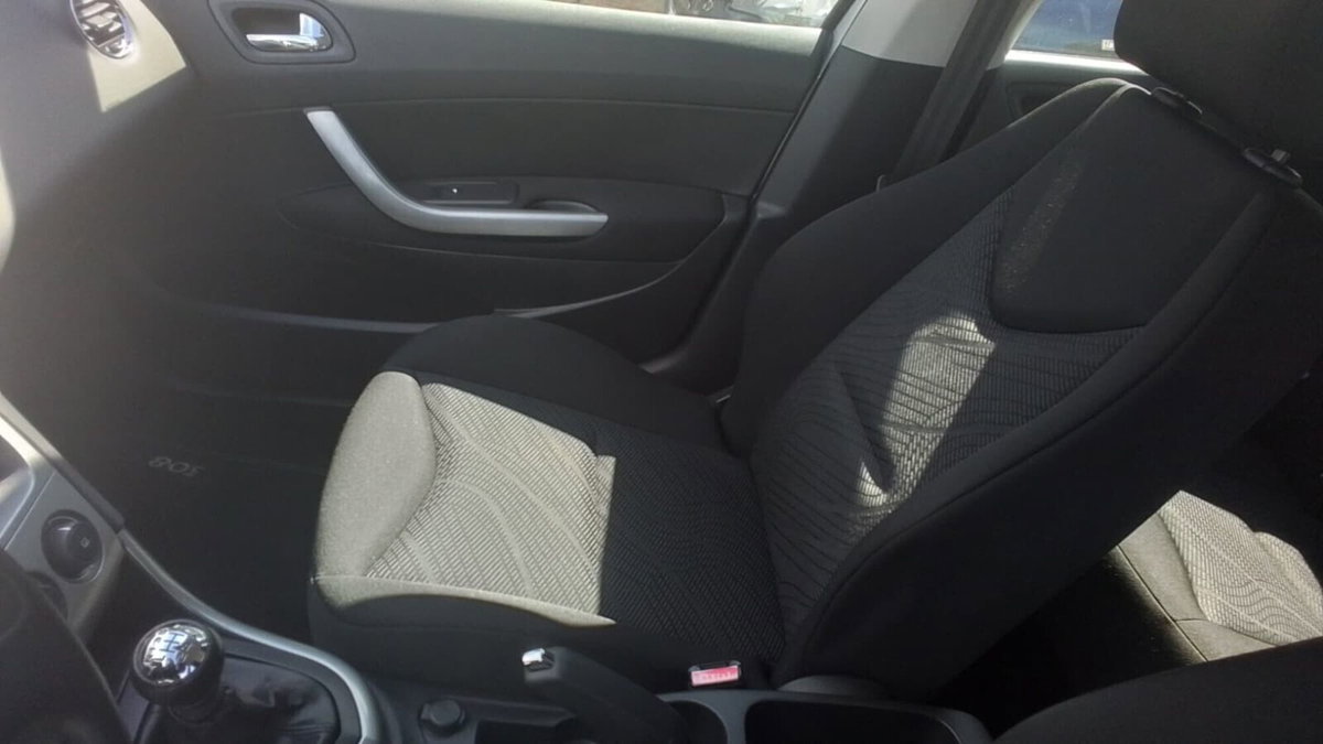 Peugeot 308 SW 1.6 8V e-HDi 115CV Stop&Start ETG6 Active (7)