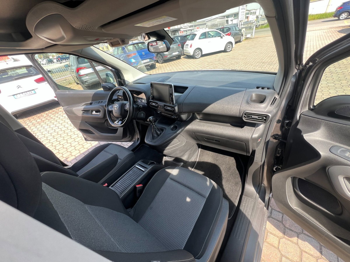 Toyota Proace Verso Verso 1.5D L0 D Executive (11)