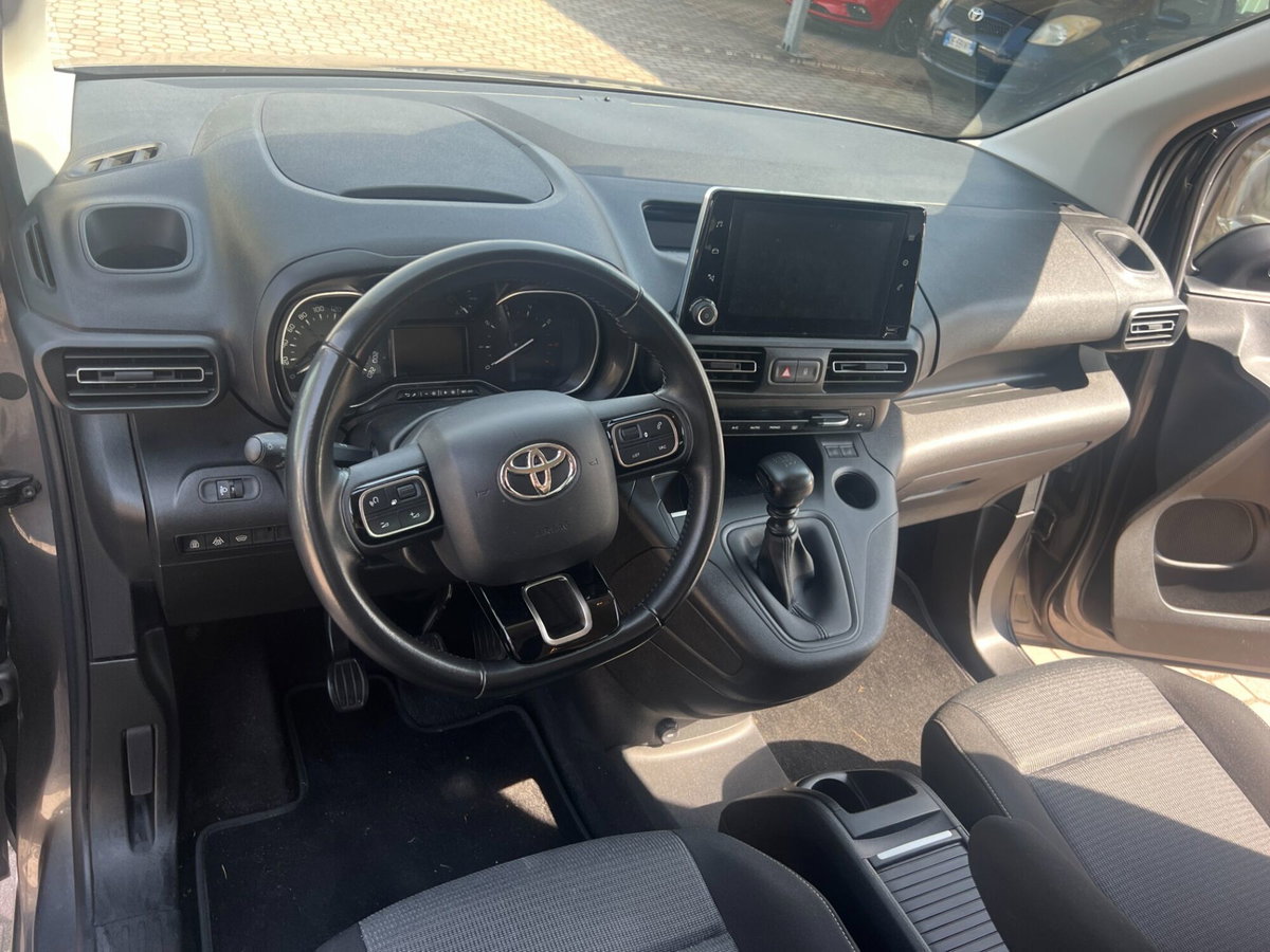 Toyota Proace Verso Verso 1.5D L0 D Executive (9)