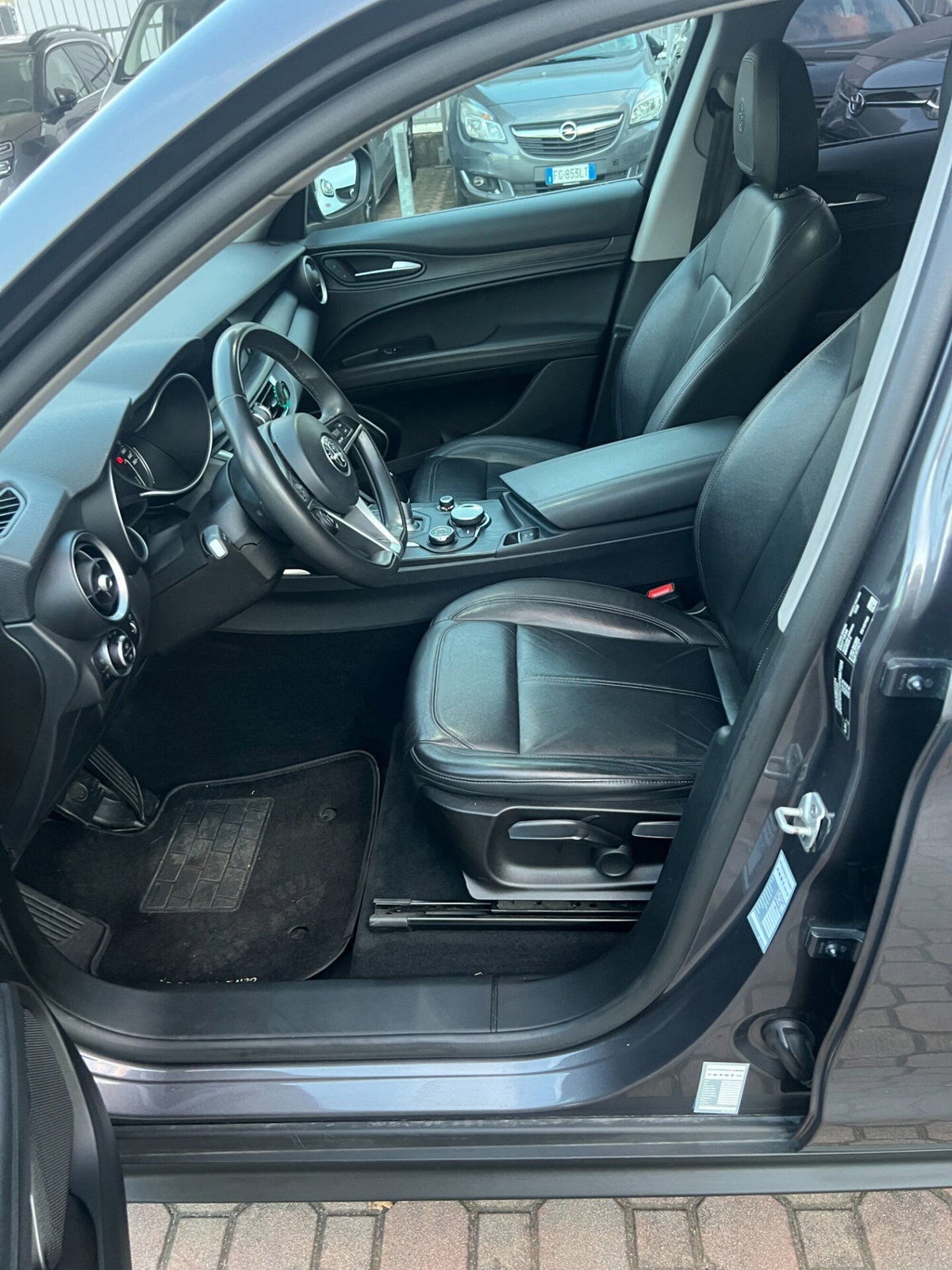 Alfa Romeo Stelvio Stelvio 2.2 Turbodiesel 210 CV AT8 Q4 Executive (11)