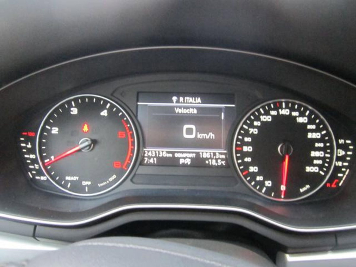 Audi A4 Avant 30 TDI (10)