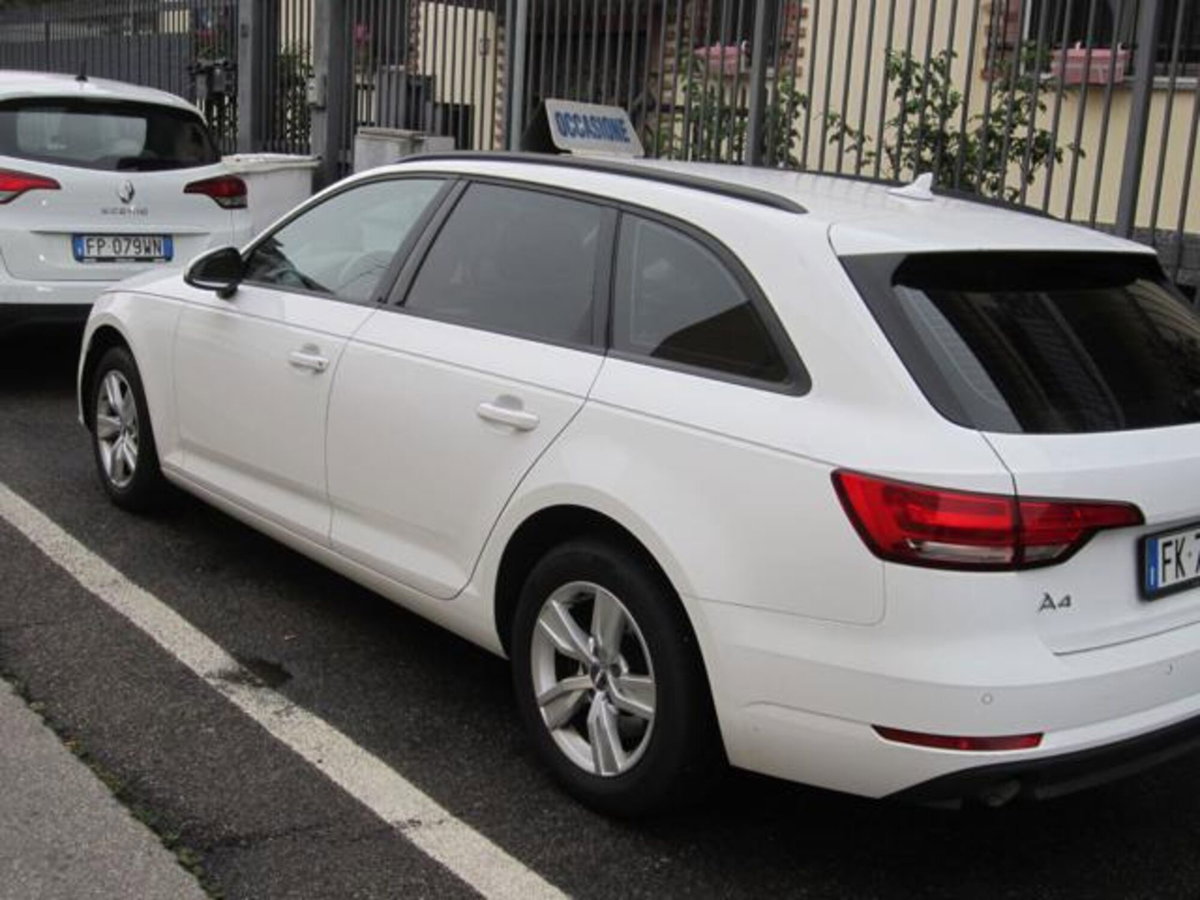 Audi A4 Avant 30 TDI (4)