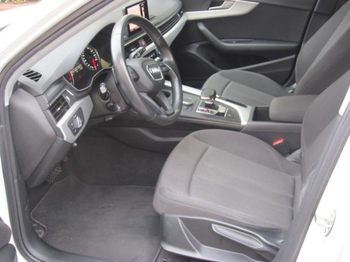 Audi A4 Avant 30 TDI (7)