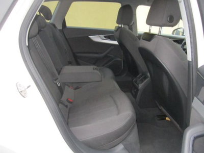 Audi A4 Avant 30 TDI (8)