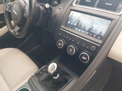 Jaguar E-Pace 2.0D 150 CV R-Dynamic S (11)