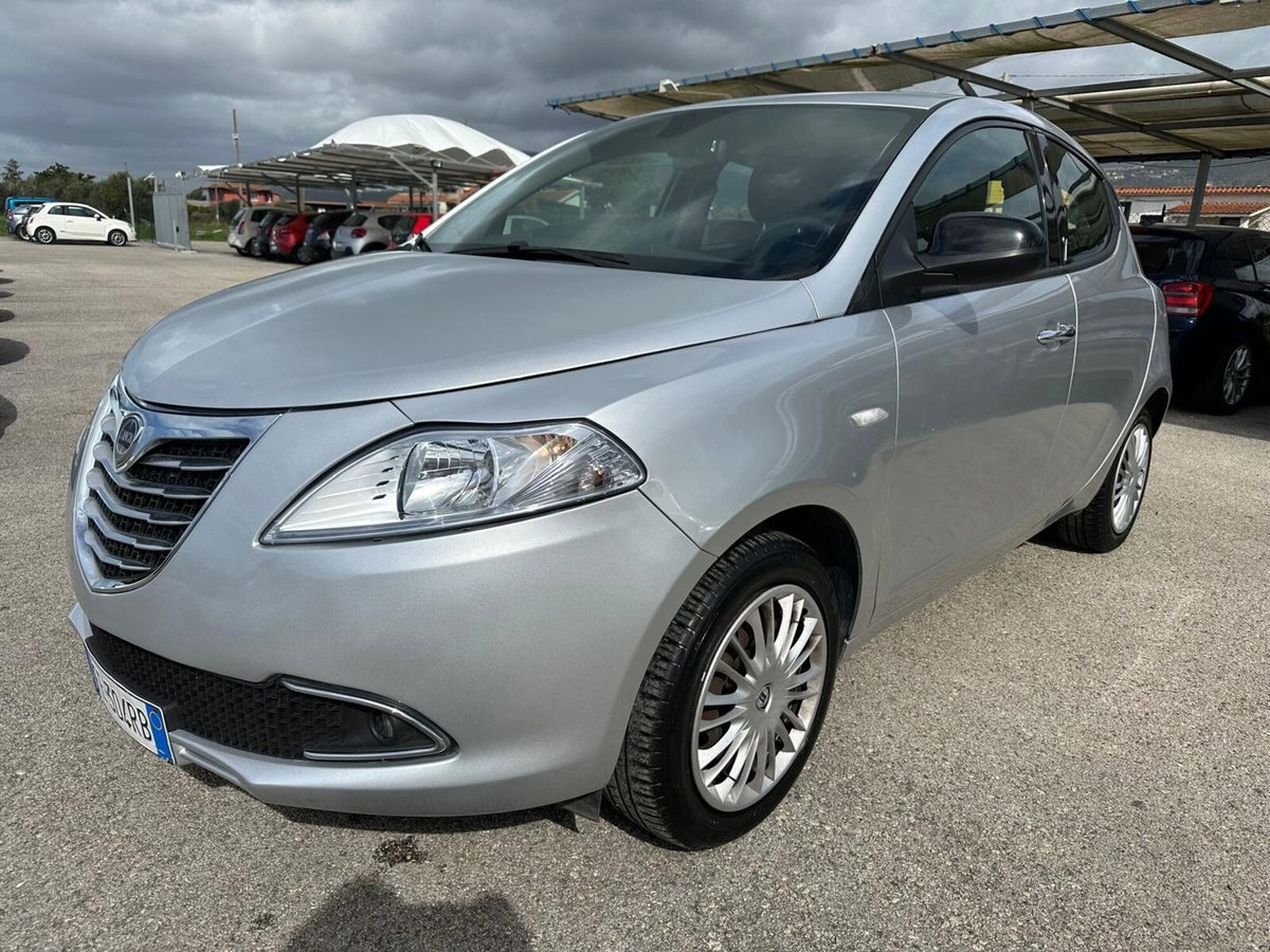 Lancia Ypsilon 1.3 MJT 16V 95 CV 5 porte S&S Gold (10)