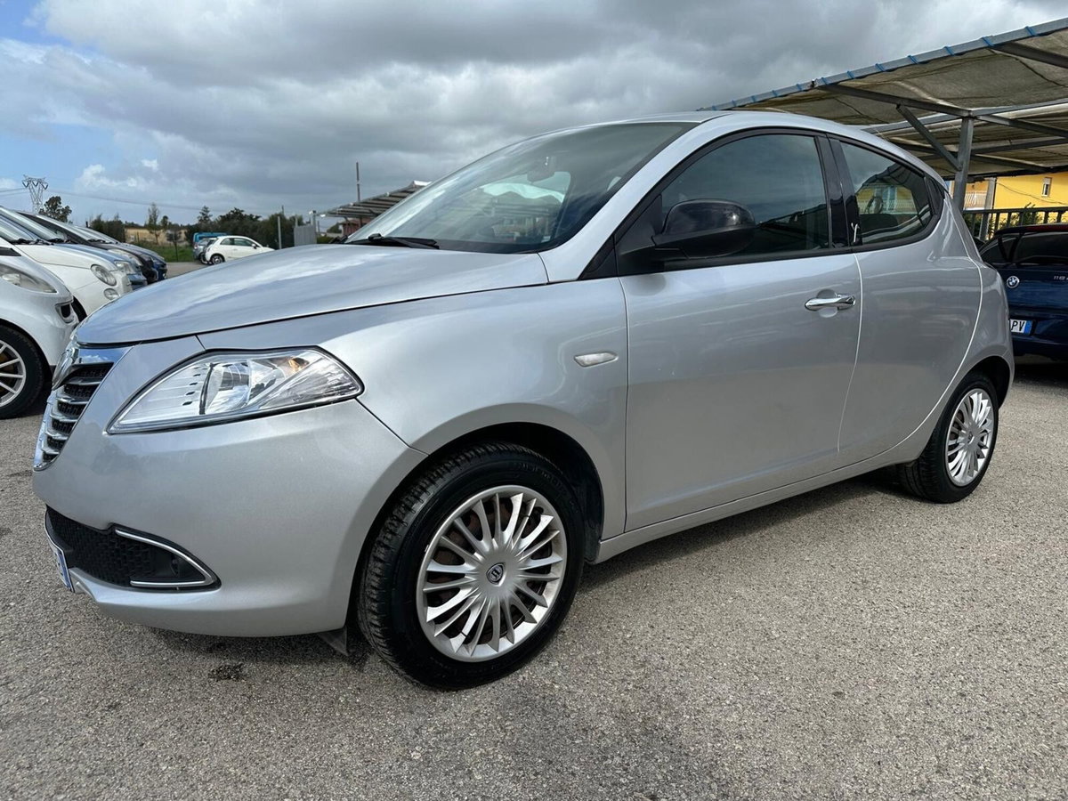 Lancia Ypsilon 1.3 MJT 16V 95 CV 5 porte S&S Gold (11)