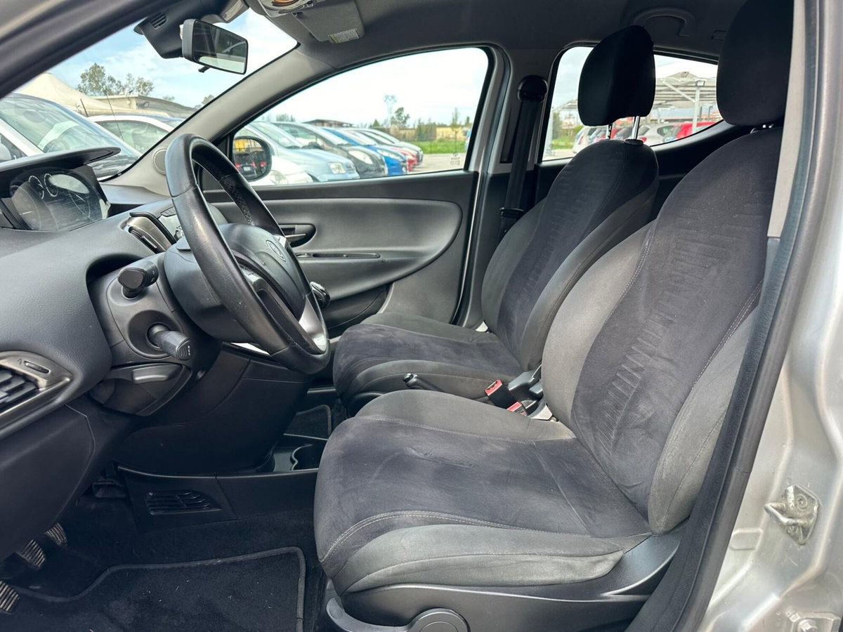 Lancia Ypsilon 1.3 MJT 16V 95 CV 5 porte S&S Gold (13)